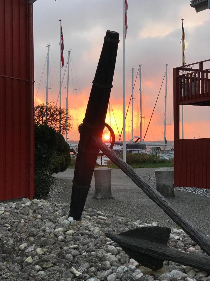 Ibsens Gaard Hotel Ebeltoft Bagian luar foto