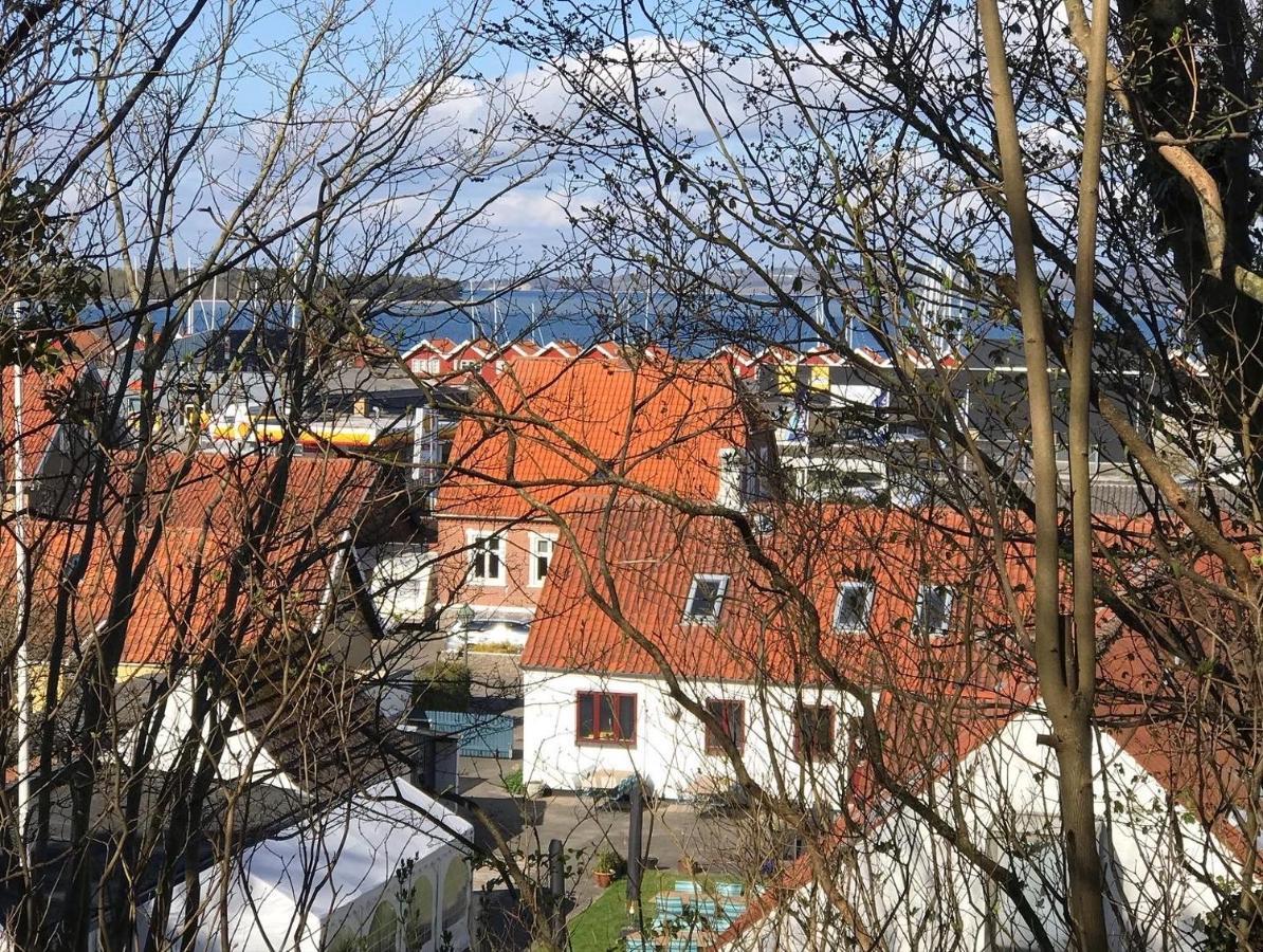 Ibsens Gaard Hotel Ebeltoft Bagian luar foto