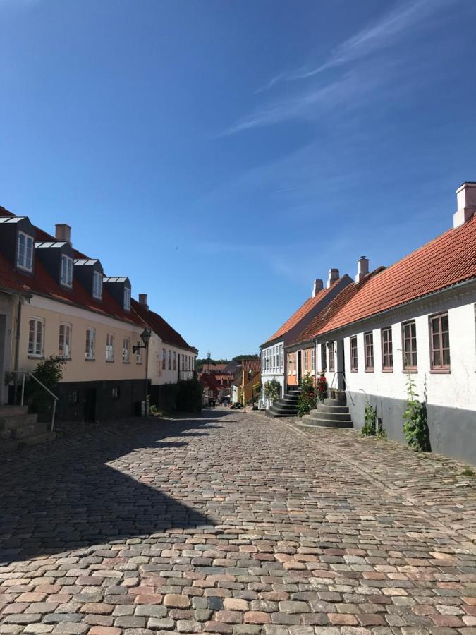 Ibsens Gaard Hotel Ebeltoft Bagian luar foto